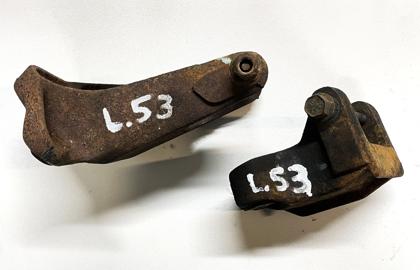 Jeep YJ 4.2 motor mounts bracket 258 engine Left and Right side 87-90 Wrangler