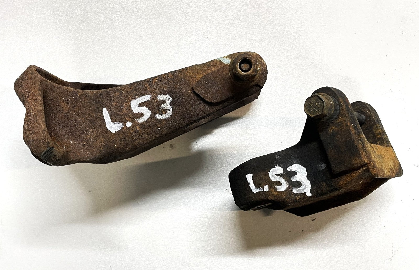 Jeep YJ 4.2 motor mounts bracket 258 engine Left and Right side 87-90 Wrangler