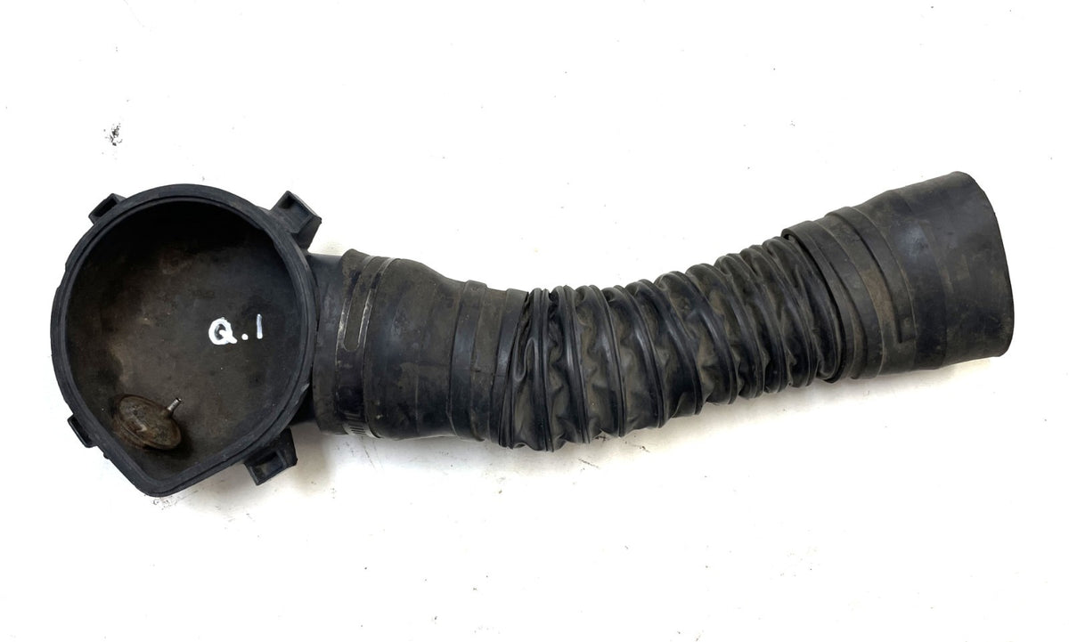 Jeep Wrangler YJ 4 cylinder 2.5 TBI throttle body to air cleaner lid hose  87-90