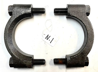 AMC 20 differential carrier bearing caps with bolts Jeep rear axle gears