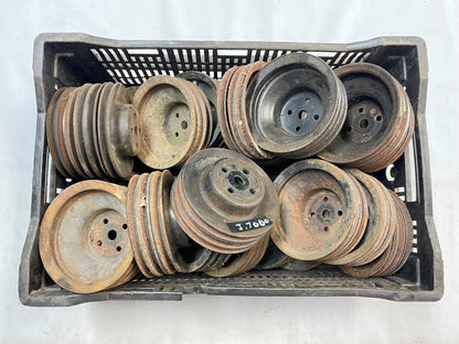 Jeep  CJ  Wagoneer  J10 AMC V8 304 360 401  3 Groove Water Pump Pulley 3227673