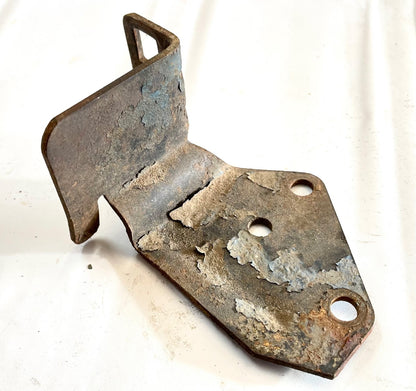 AMC V8 throttle cable bracket 304 360 401 CJ5 CJ7 Cherokee Wagoneer J10 J20