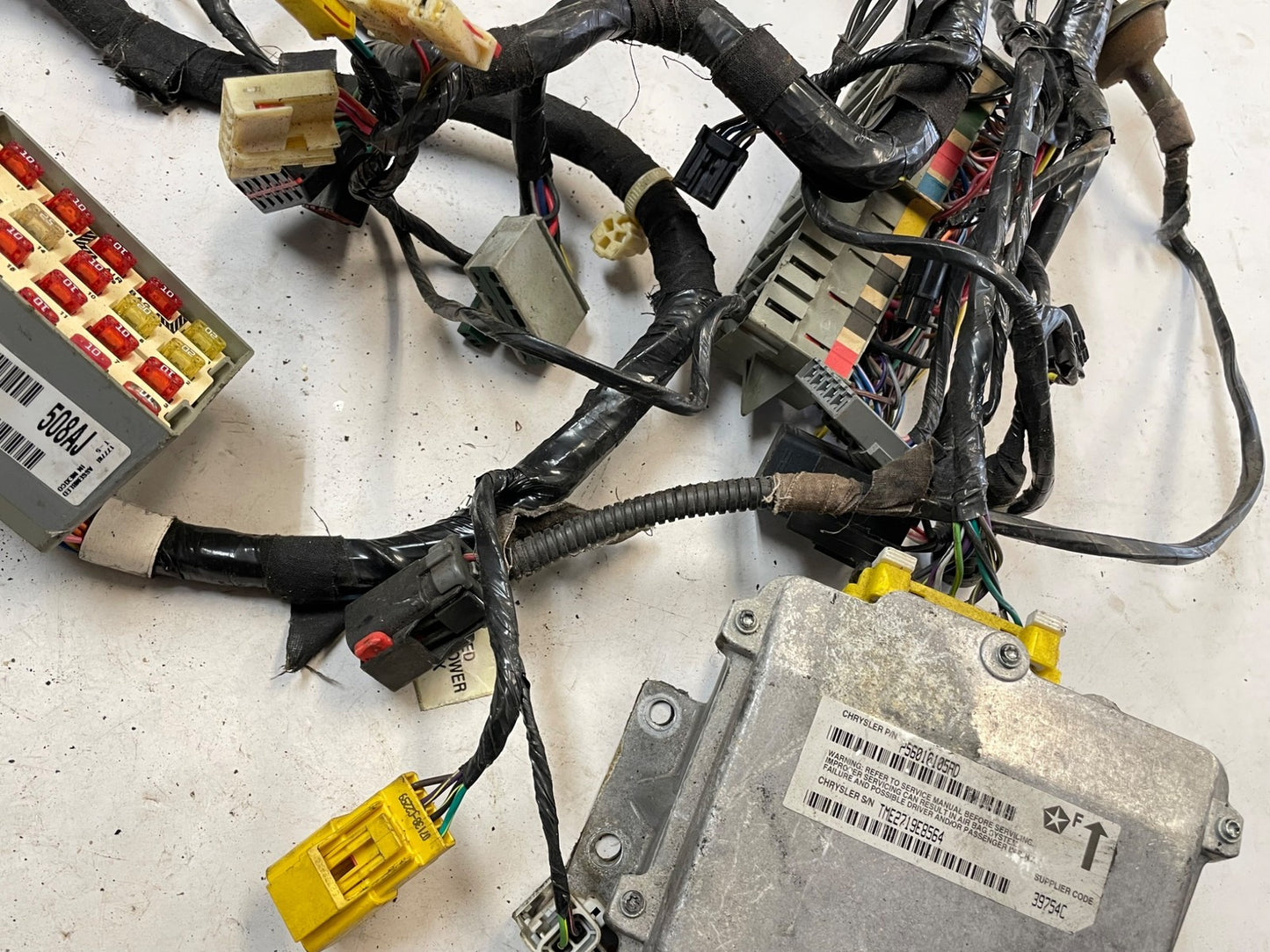2000 Jeep TJ Wrangler Dash Wire Harness wiring P56009508AJ fuses P56010104AH