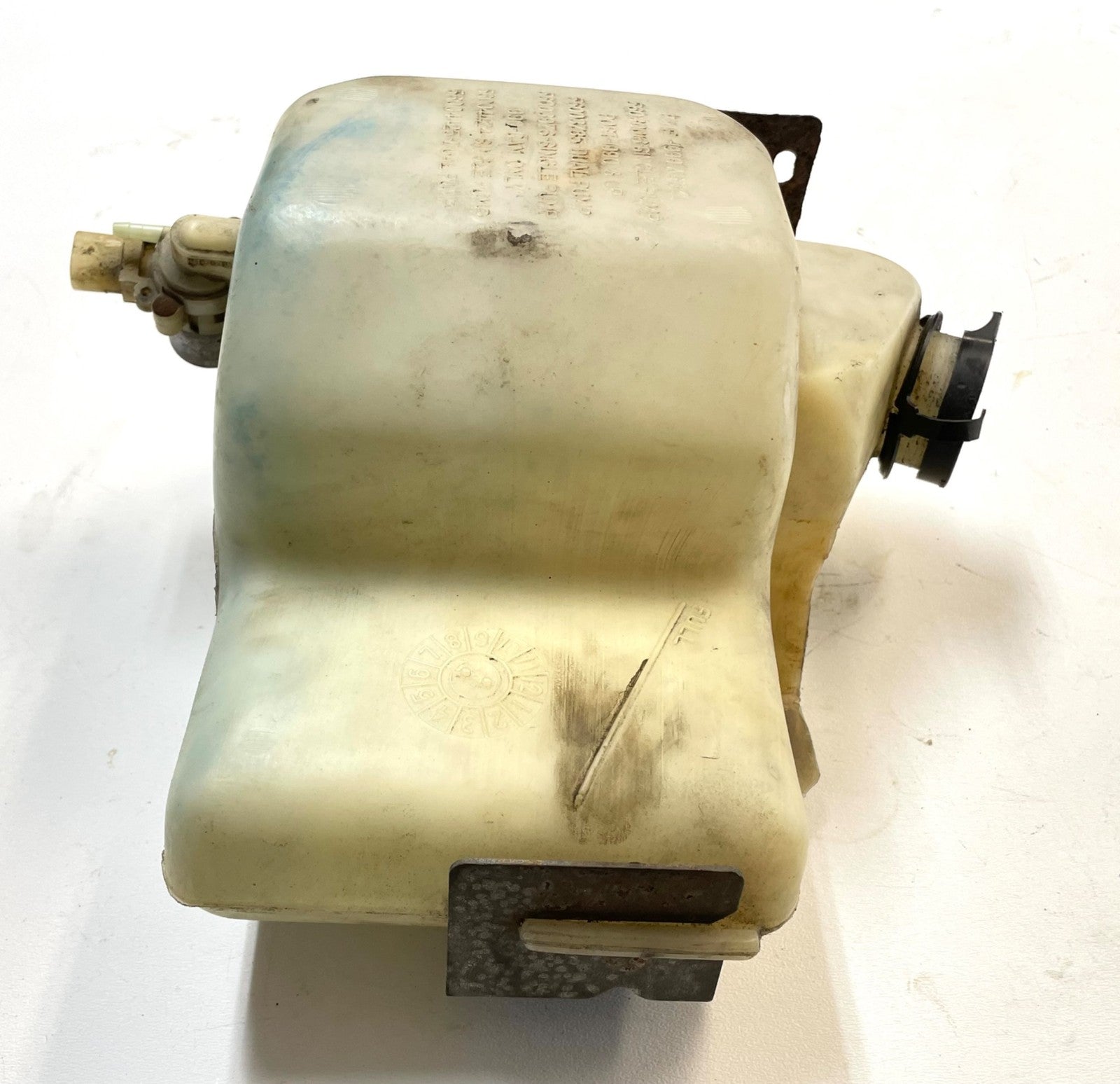 87-90 Jeep YJ Windshield Washer Fluid Reservoir Bottle plastic tank Wrangler