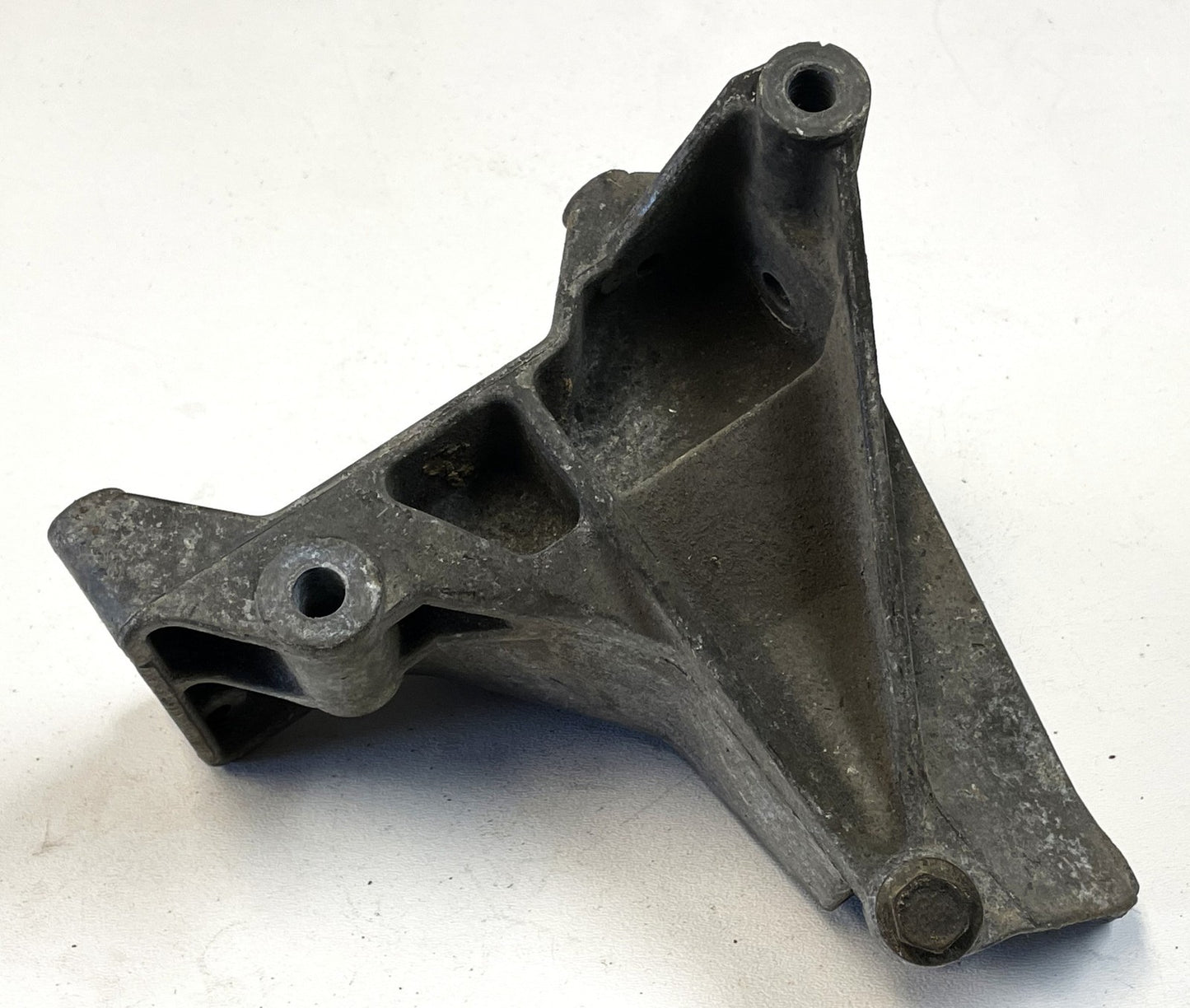 Jeep YJ Wrangler Upper Alternator AC 53007602 Air Compressor Mount Bracket