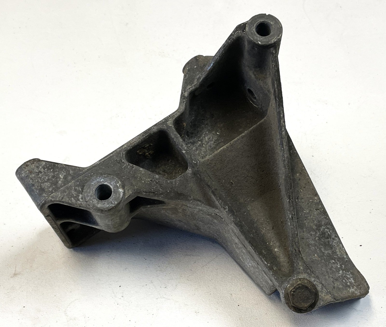 Jeep YJ Wrangler Upper Alternator AC 53007602 Air Compressor Mount Bracket