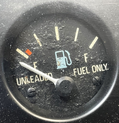 Jeep YJ Wrangler Center Gauge Cluster FOR PARTS Gauges Clock Fuel Temp Gas 87-91