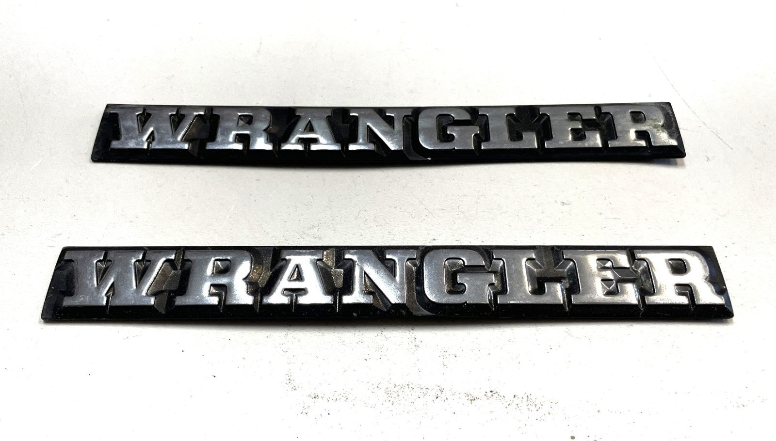 Jeep YJ Wrangler Factory OEM Emblems Badges Decals Emblem Badge Logo NICE