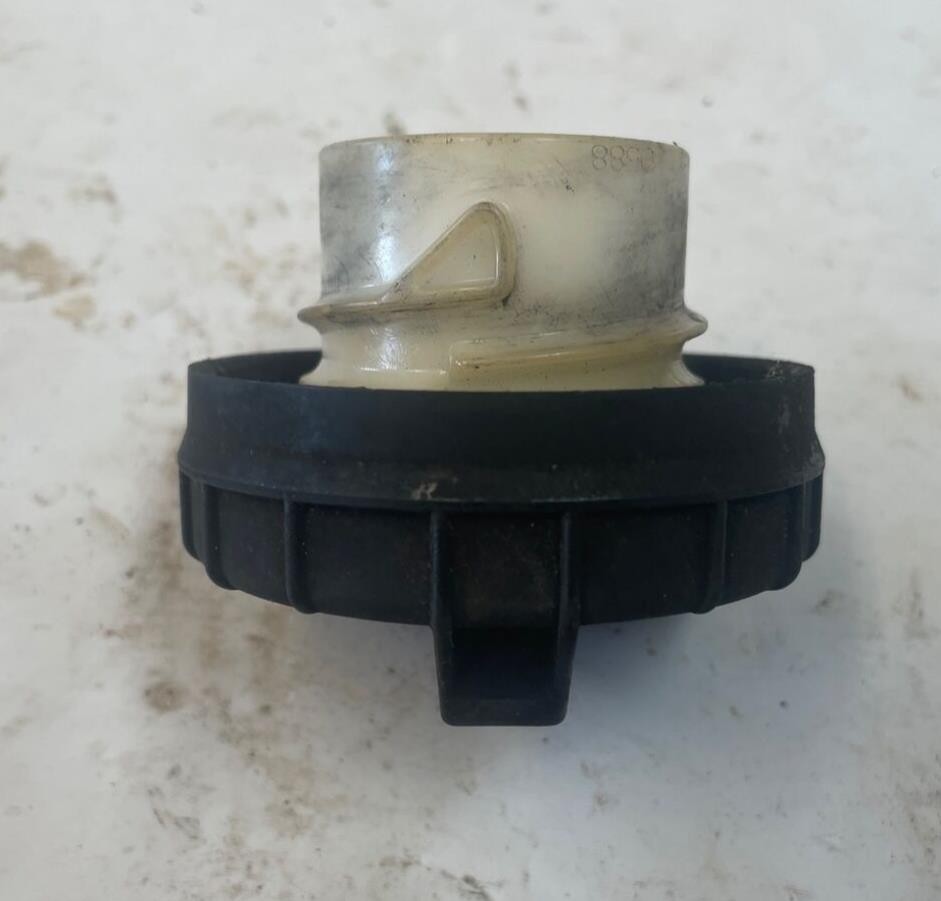 03-06 Jeep Wrangler TJ Fuel Filler Neck Gas Tank Fill Hose Nozzle 52100495AK