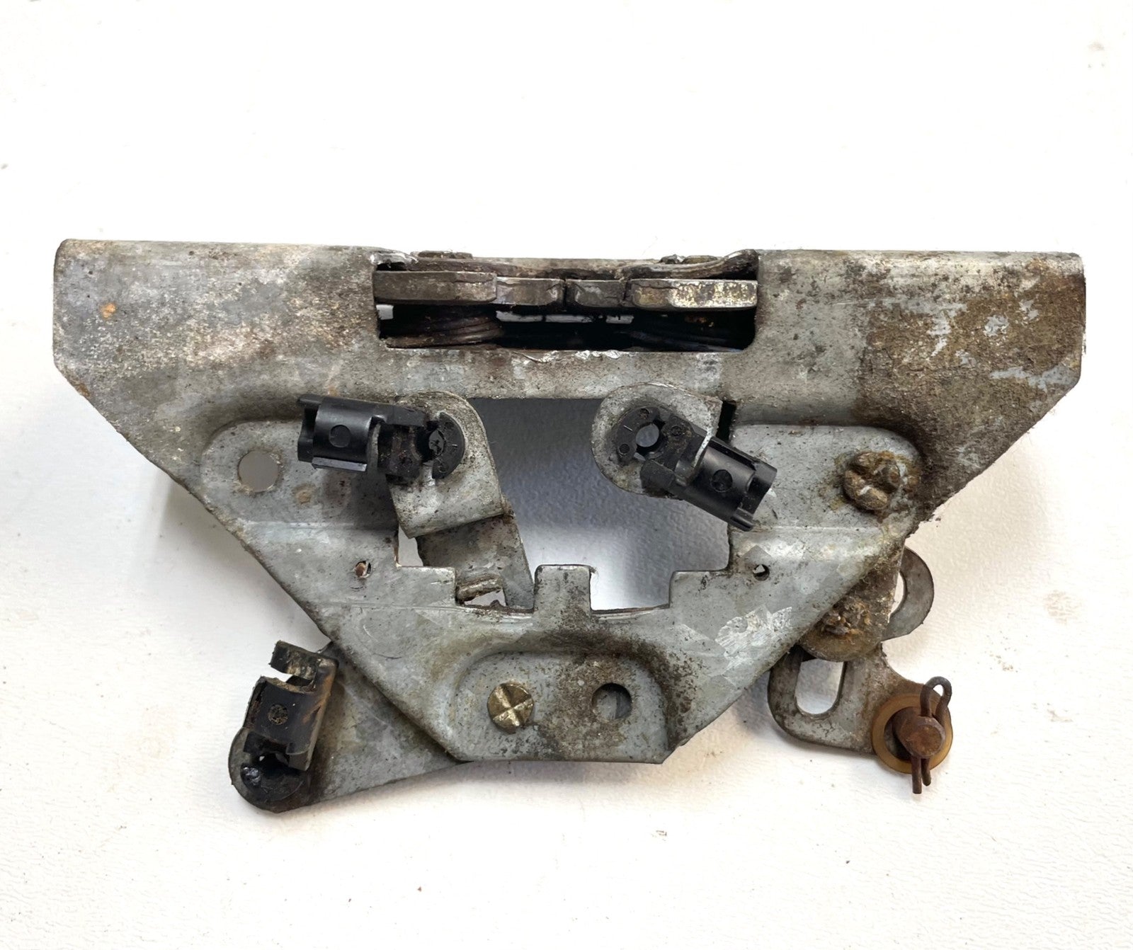 Jeep CJ7 YJ 81-91 Door Latch striker catch driver left Wrangler Full Hard Doors