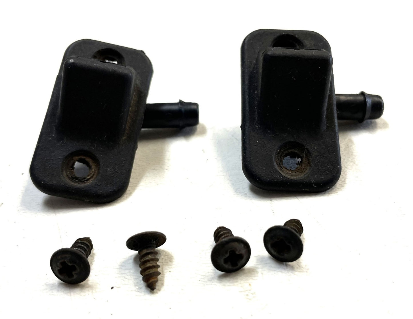 Jeep YJ windshield sprayer washer nozzle 87-95 Wrangler mister nozzles wipers