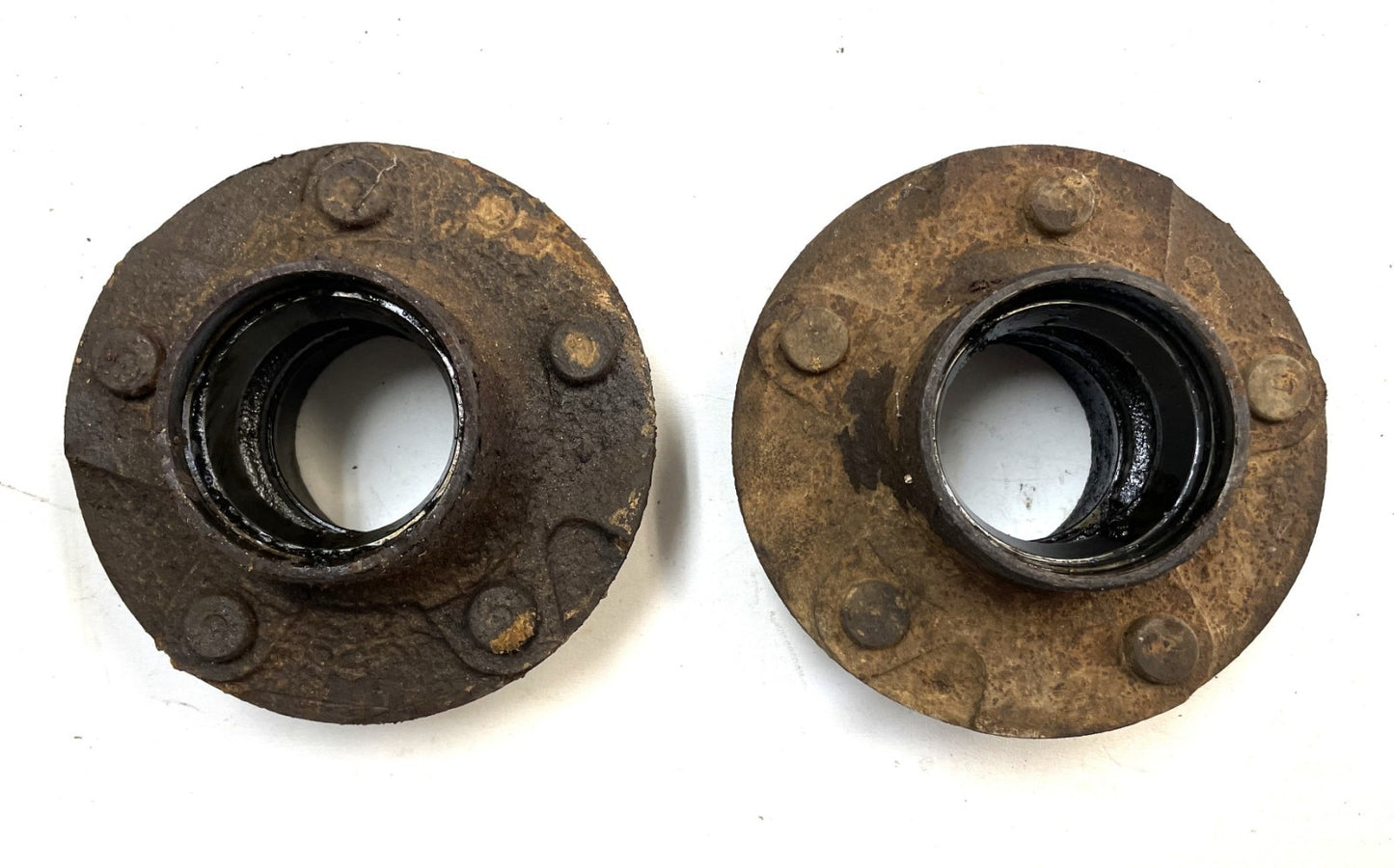 Jeep CJ5 drum brake bearing hub Dana 27  front axle (pair)