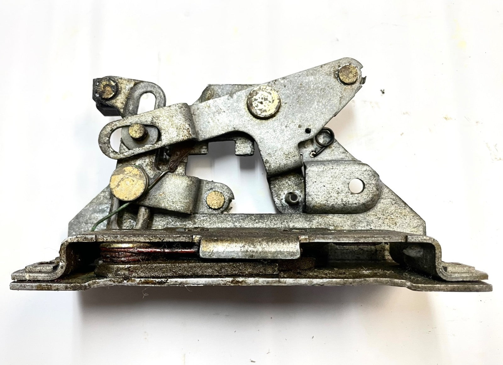 Jeep YJ Wrangler Driver side Door striker latch catch Left fits 92-95