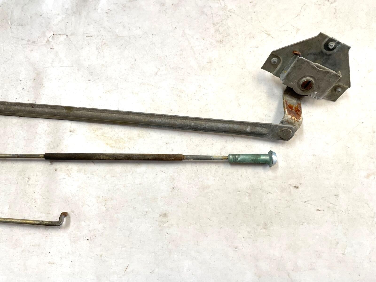 Jeep Grand Wagoneer Door linkage Striker latch Passenger Right side handle
