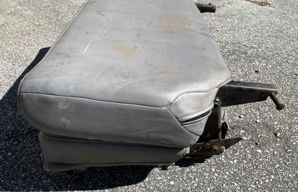 Jeep TJ Wrangler back Seat Grey factory folding rear fits 97-02 mount brackets