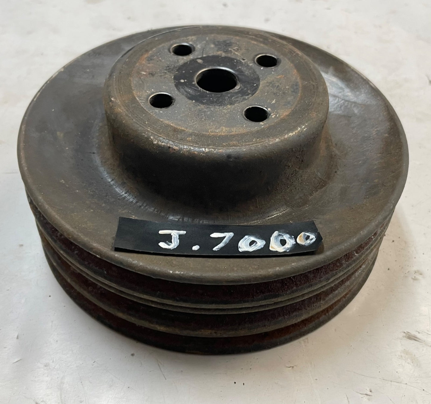 Jeep  CJ  Wagoneer  J10 AMC V8 304 360 401  3 Groove Water Pump Pulley 3227673