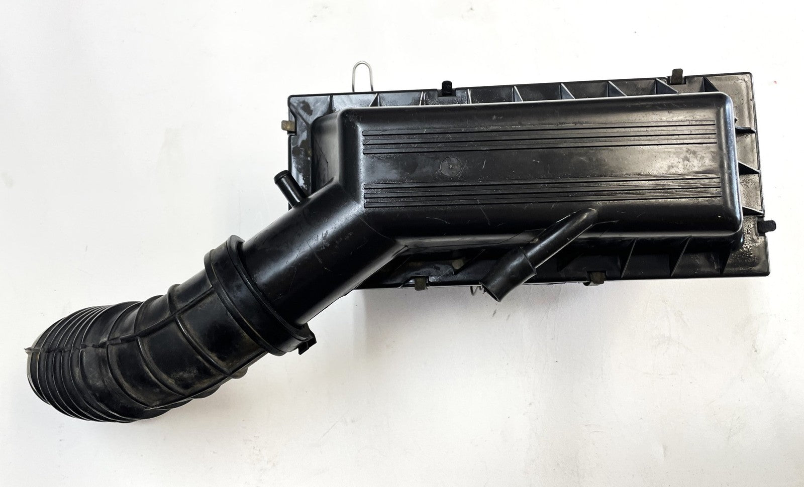 Jeep YJ 2.5 Four Cylinder Air Cleaner Filter Box Intake Tube Fits 91-95 Wrangler