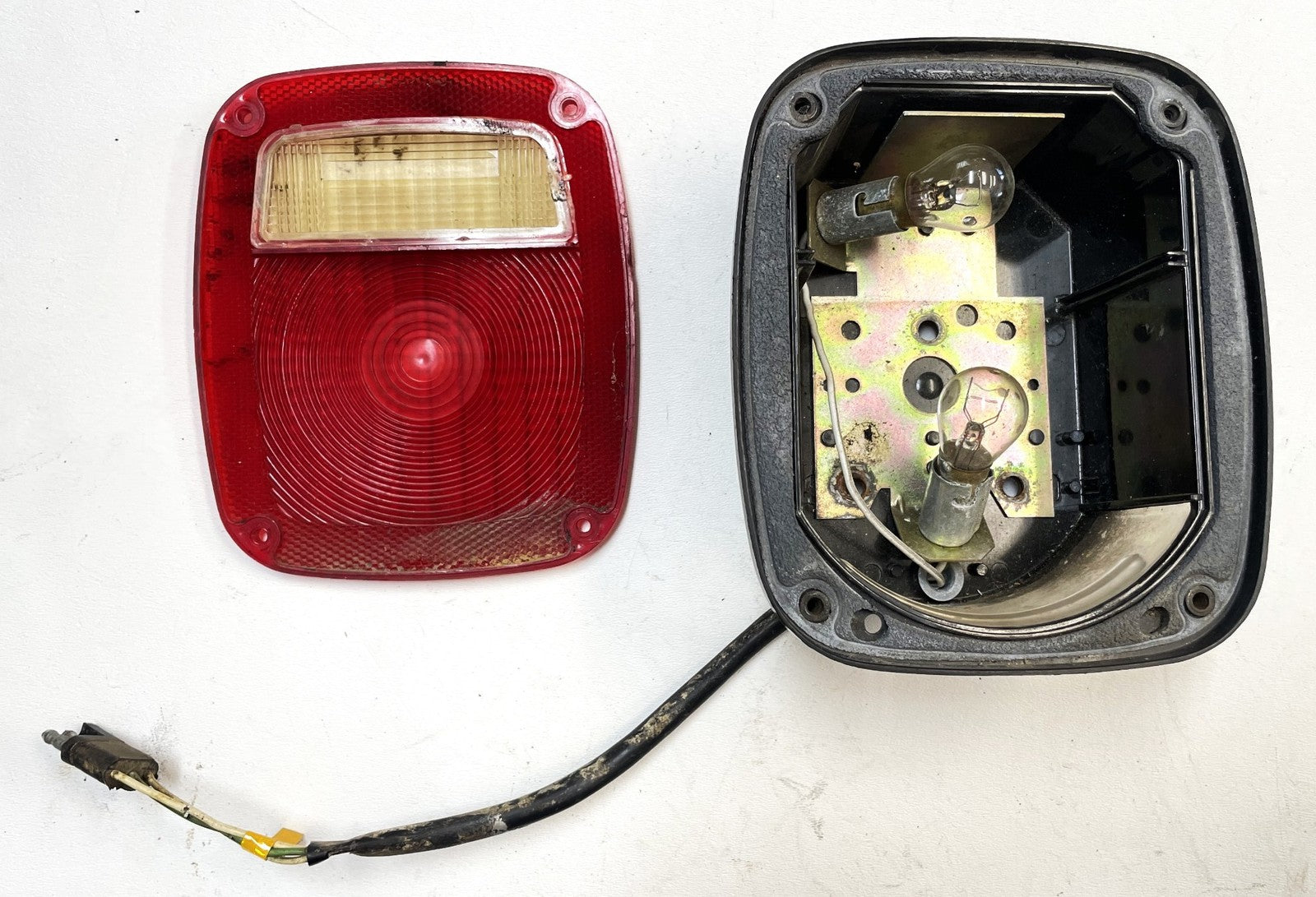 Jeep CJ5 CJ7 Tail Light Taillight Driver Left Right FREE SHIPPING 76-80