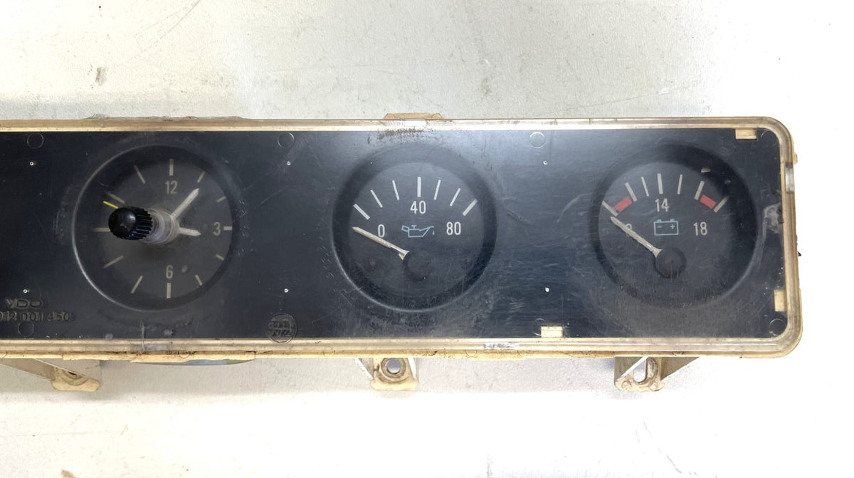 Jeep YJ gauge cluster 87-91 Wrangler center gauges clock fuel temp gas battery