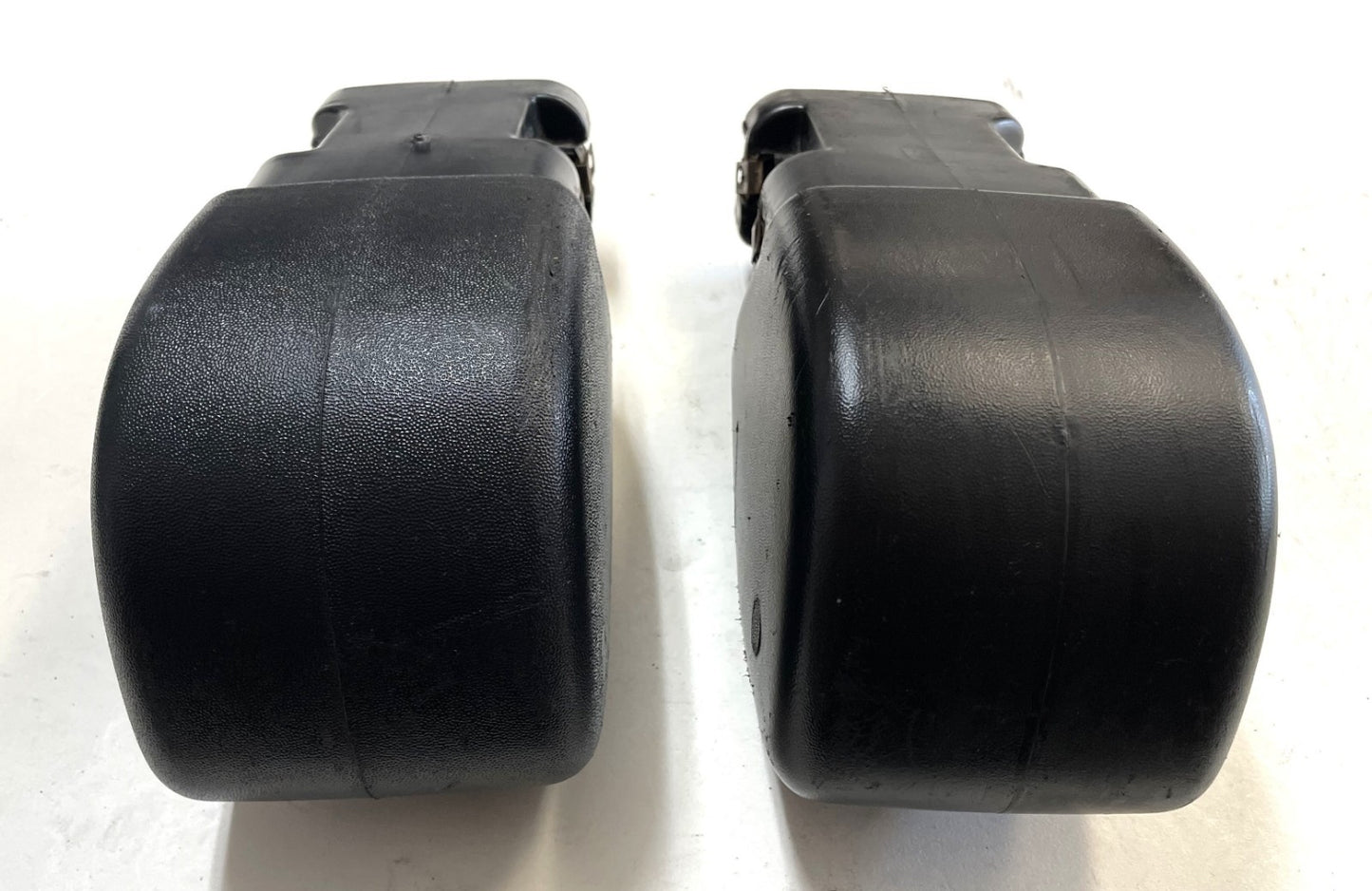 Jeep TJ front bumper end caps fits 97-06 TJ LJ 55175103 55155756AA plastic cap