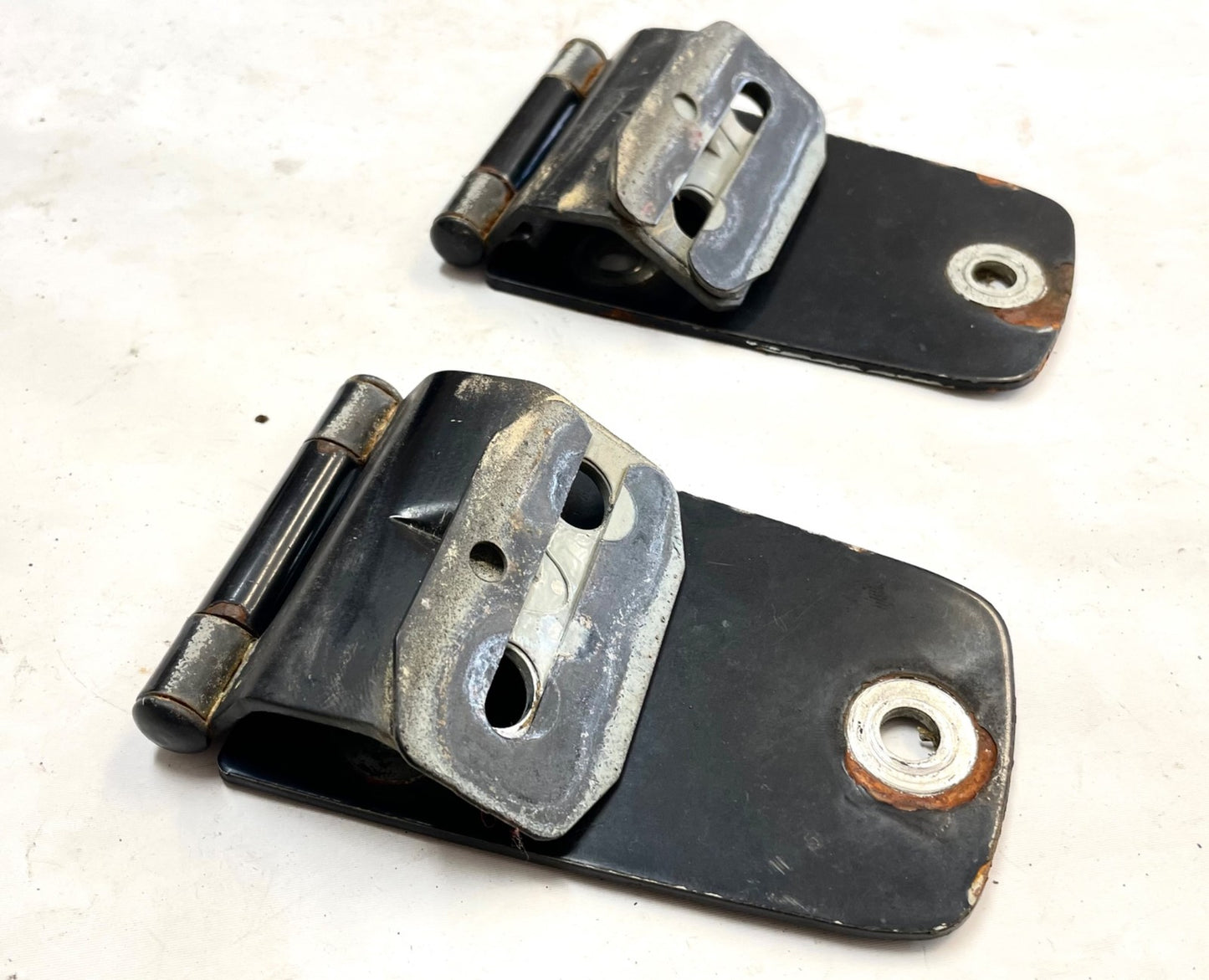 Jeep TJ hood hinges with bolts n shims black factory hinge fits 97-06 Wrangler