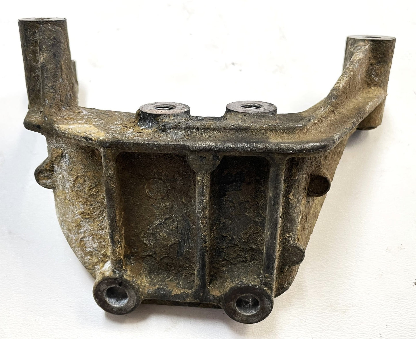 Jeep XJ Cherokee Alternator Lower Bracket 95-01 COUNTRY CLASSIC 5300686855233