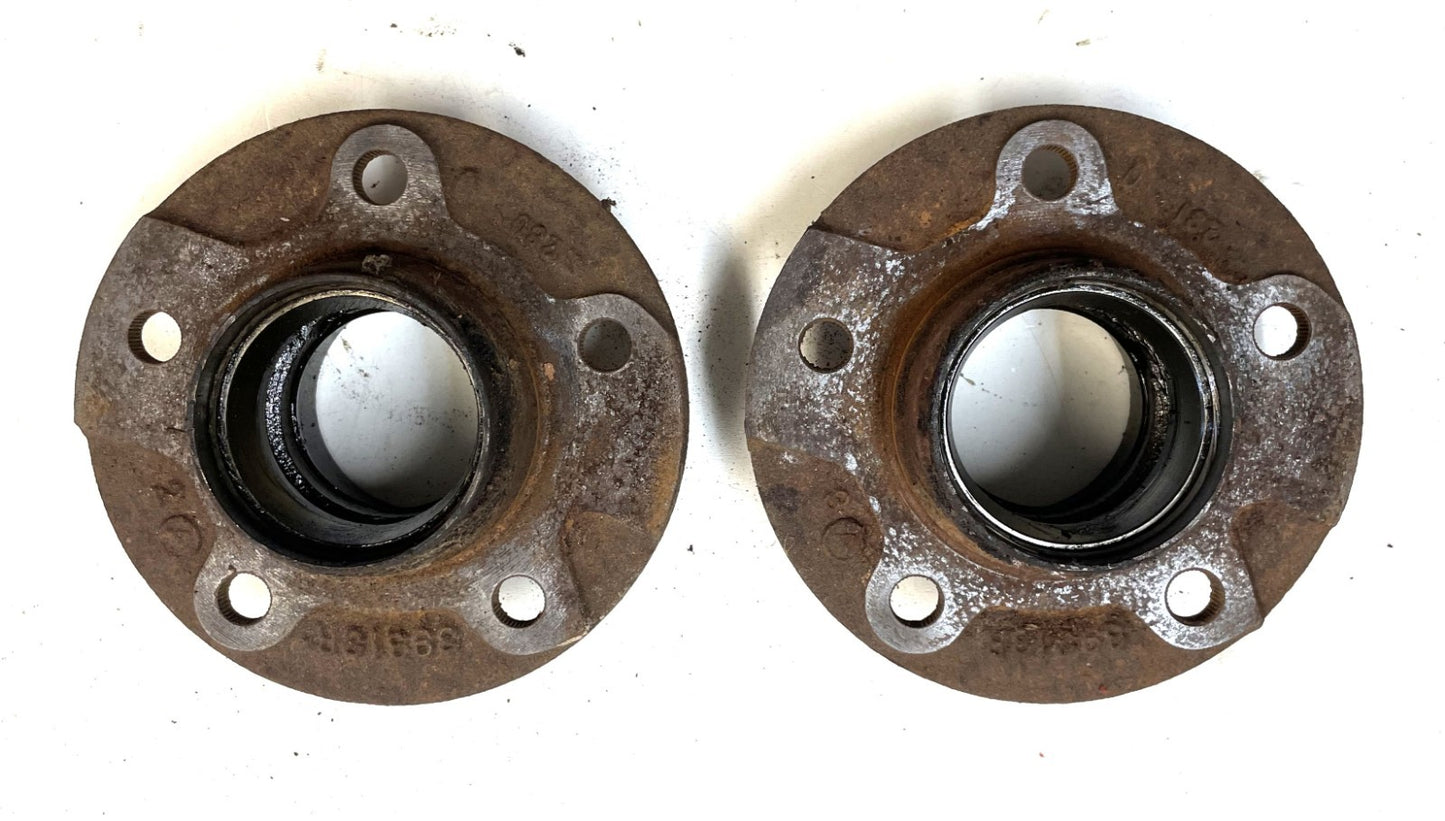 Jeep CJ disc brake bearing hub Dana 30 fits 81-86 CJ5 CJ7 5 bolt hubs (pair)