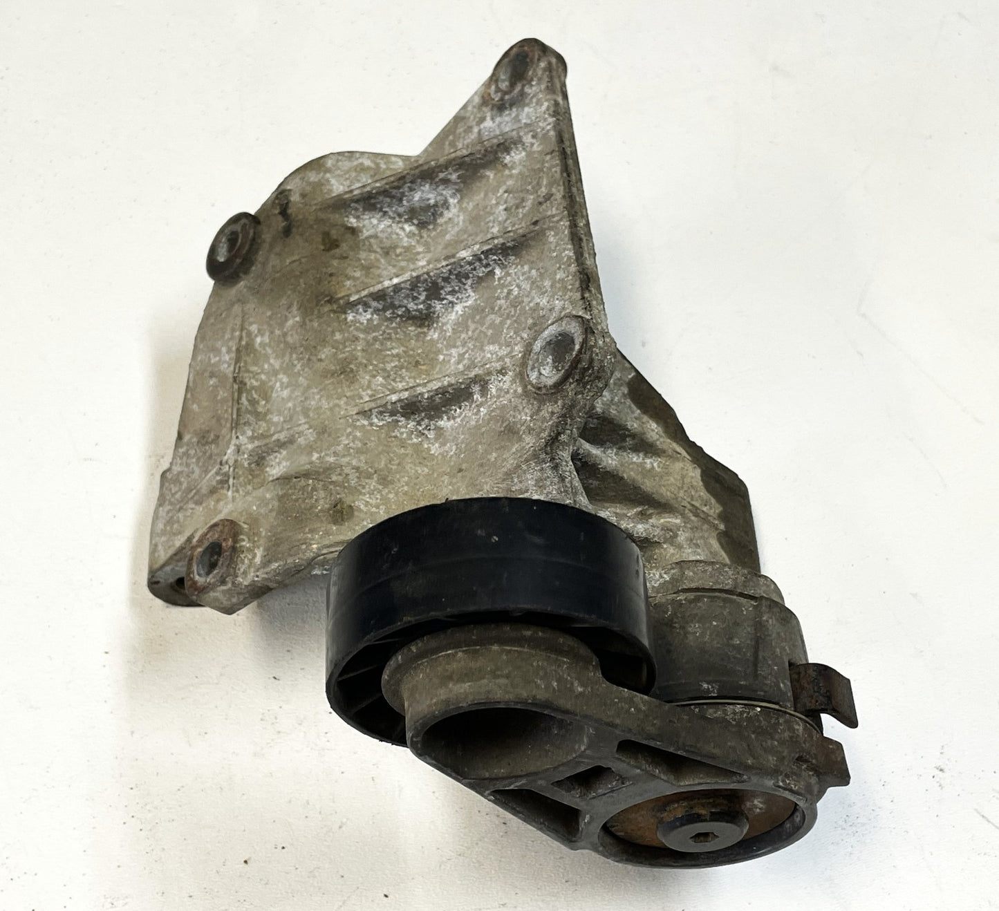 4.0 Jeep TJ Wrangler 00-06 Belt Tensioner Alternator Engine Bracket Idler Pulley