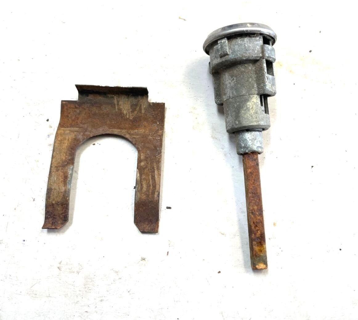 Jeep Grand Wagoneer Door linkage Striker latch Passenger Right side handle