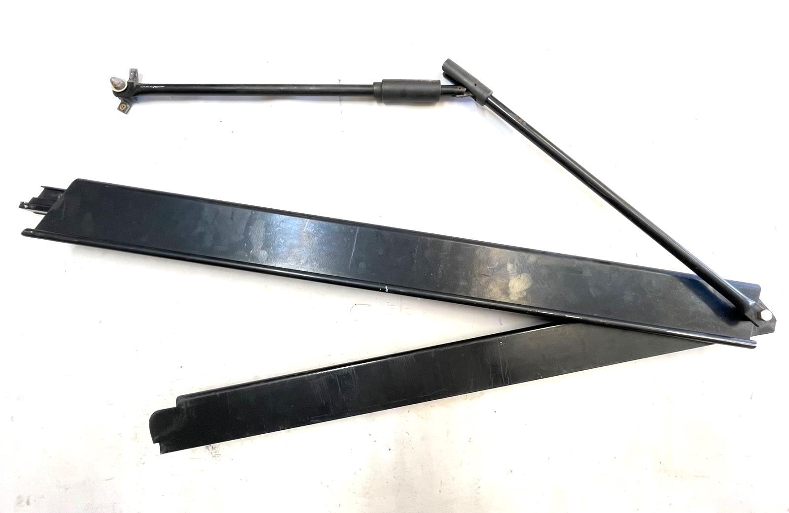 Jeep YJ factory passenger side door surround with tension bar soft top READ AD