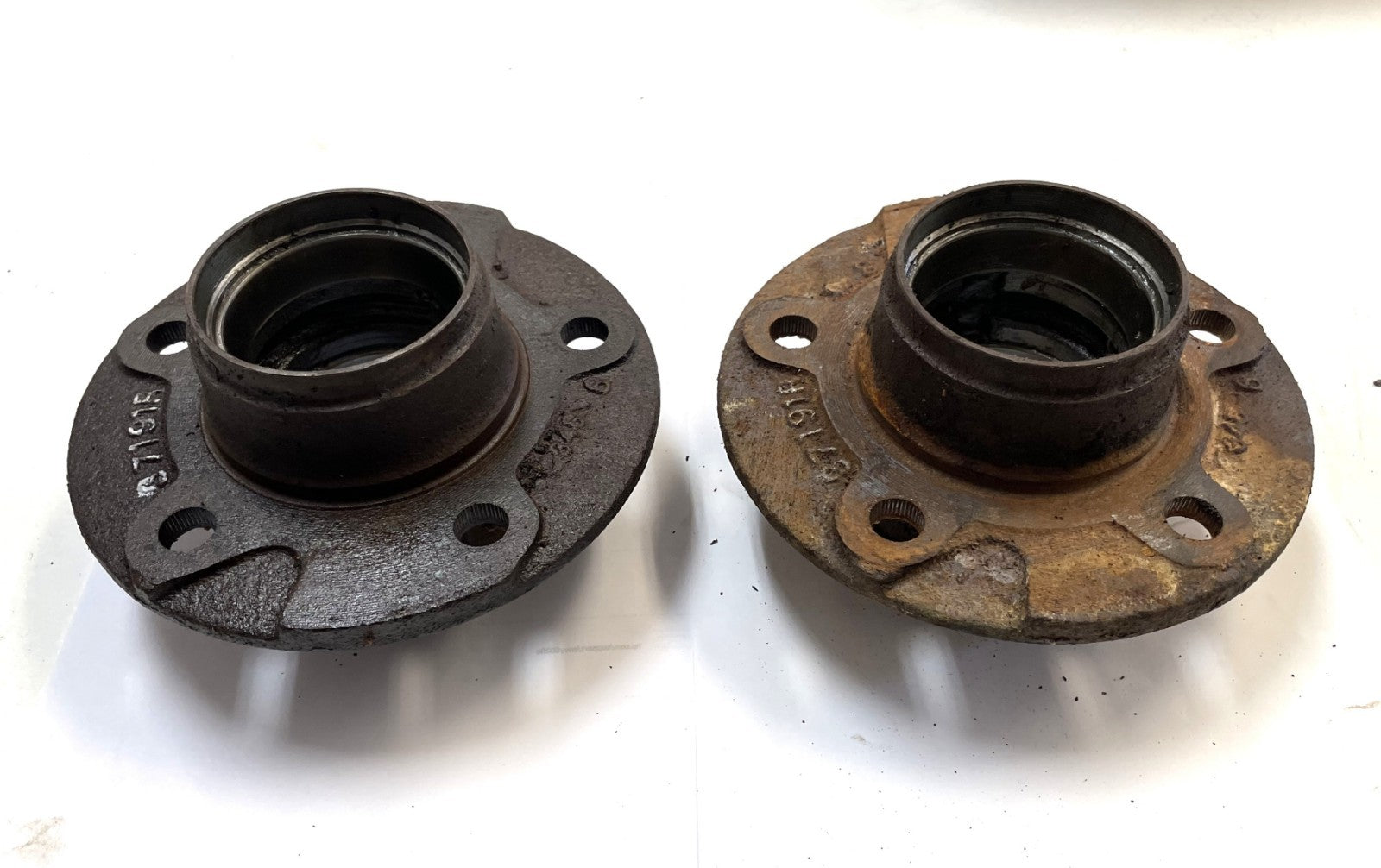 Jeep CJ disc brake bearing hub Dana 30 fits 78-81 CJ5 CJ7 6 bolt hubs (pair)
