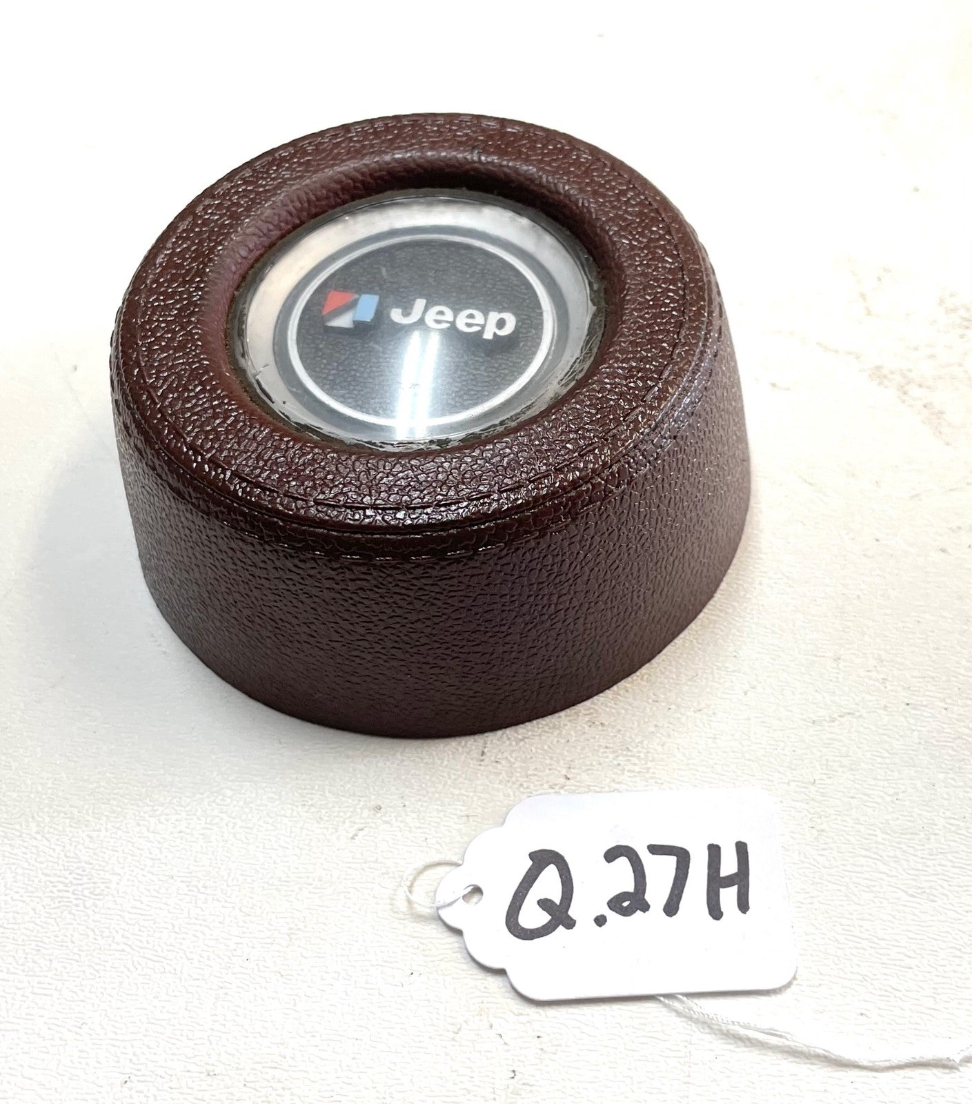 AMC Jeep steering wheel horn button FSJ Gremlin Cherokee Wagoneer J10 brown