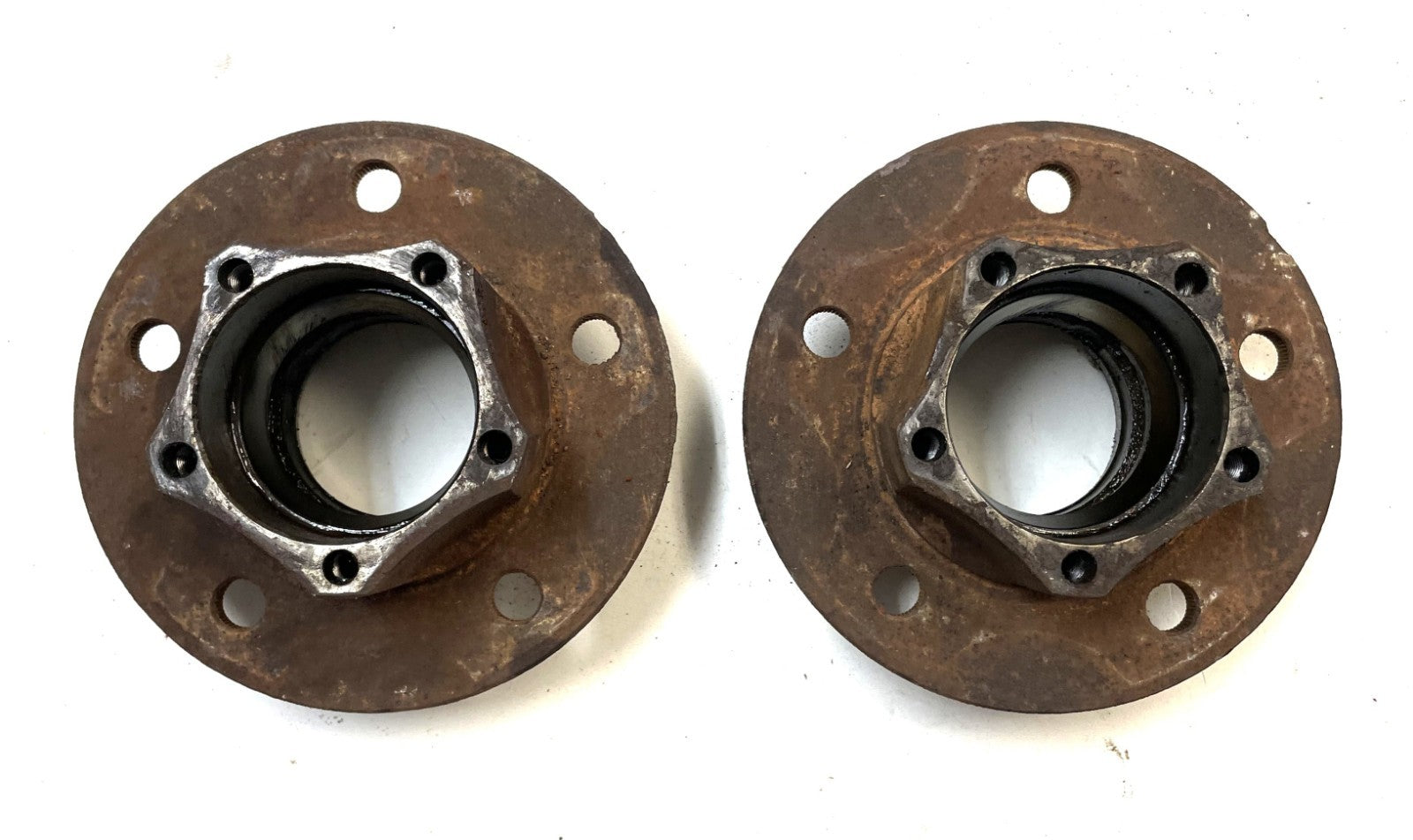 Jeep CJ disc brake bearing hub Dana 30 fits 81-86 CJ5 CJ7 5 bolt hubs (pair)