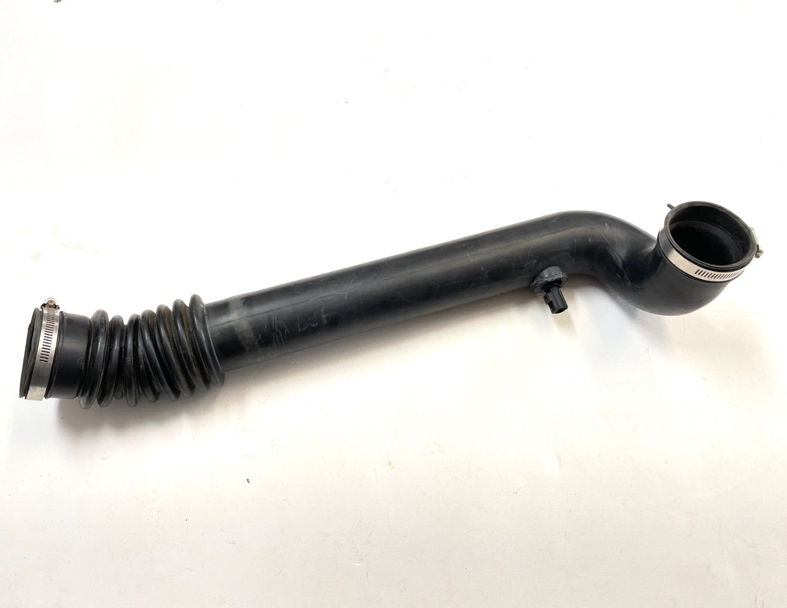 Jeep TJ Wrangler 4.0 air cleaner / filter  tube 6 Cylinder 05-06 MAF sensor