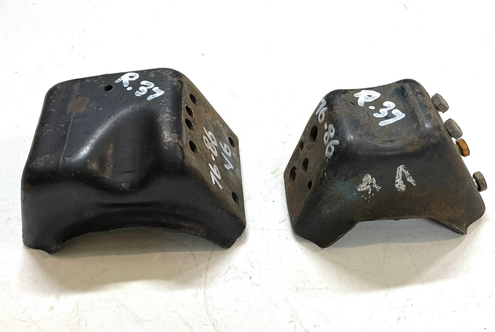 Jeep CJ 6 cylinder motor mounts 4.2  CJ5 CJ7 CJ8 AMC frame side mount 258 232