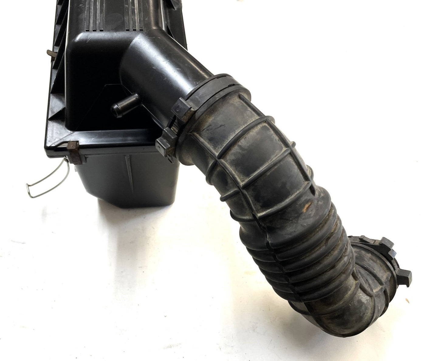 Jeep YJ 2.5 Four Cylinder Air Cleaner Filter Box Intake Tube Fits 91-95 Wrangler