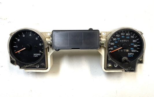 Jeep YJ speedometer tachometer 92-95 gauge cluster Wrangler  144,000 gauges