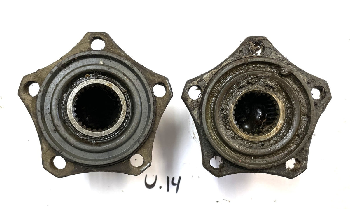 Jeep CJ 5 bolt hubs fits 81-86 CJ5 CJ7 CJ8 DANA 30 Stock locking front axle !!