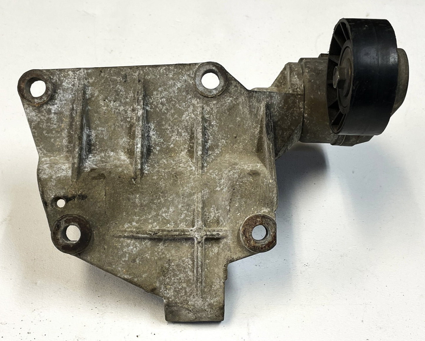 4.0 Jeep TJ Wrangler 00-06 Belt Tensioner Alternator Engine Bracket Idler Pulley