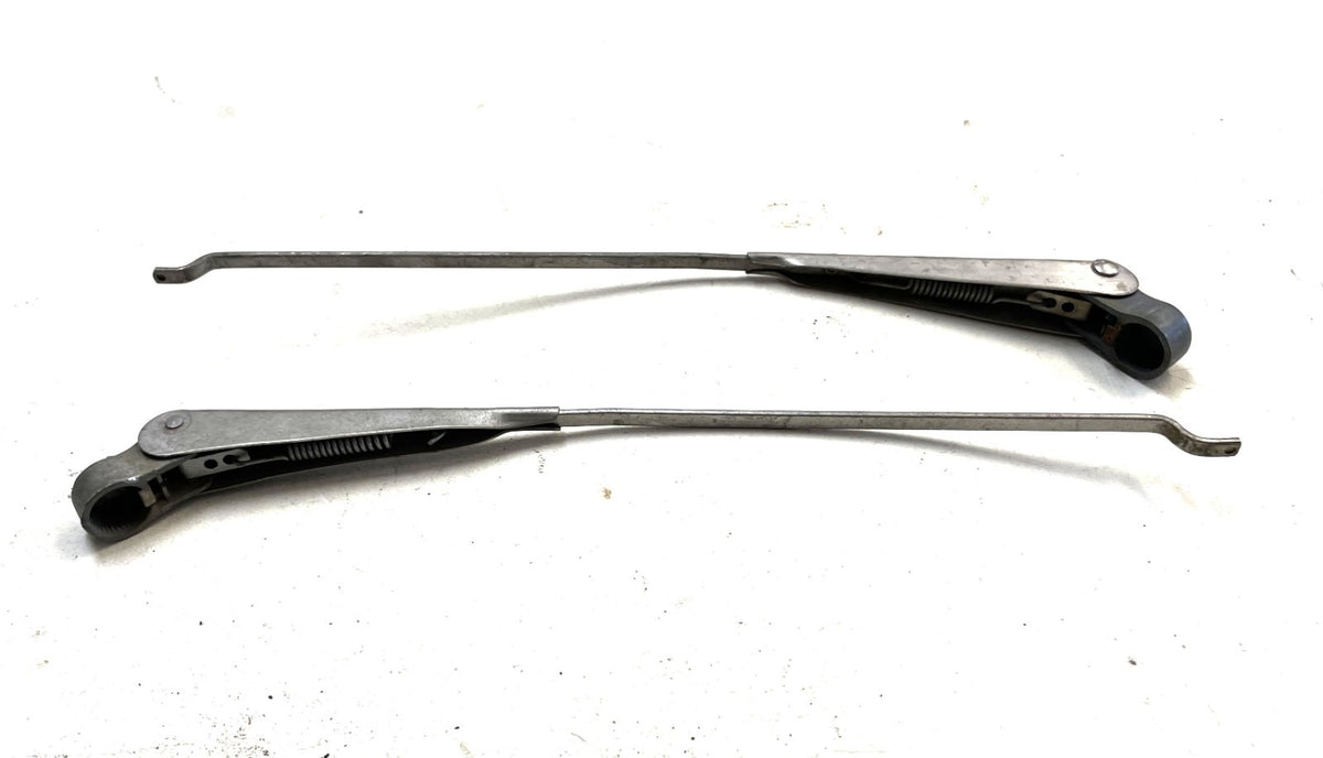 windshield wiper arms fits 76-86 Jeep CJ5 CJ7 CJ8 Used Pair FREE SHIP