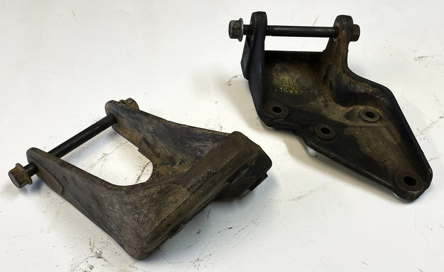 Jeep YJ 4.2 motor mounts bracket 258 engine Left and Right side 87-90 Wrangler!!