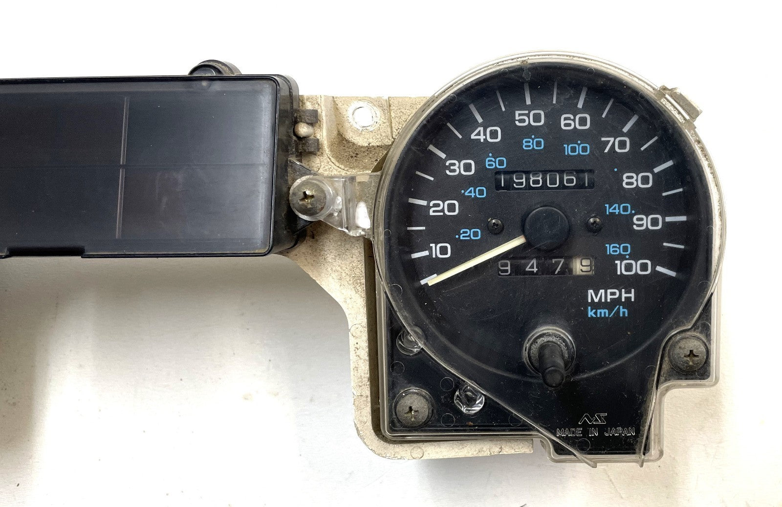 Jeep YJ speedometer tachometer 92-95 gauge cluster Wrangler 198,061 gauges