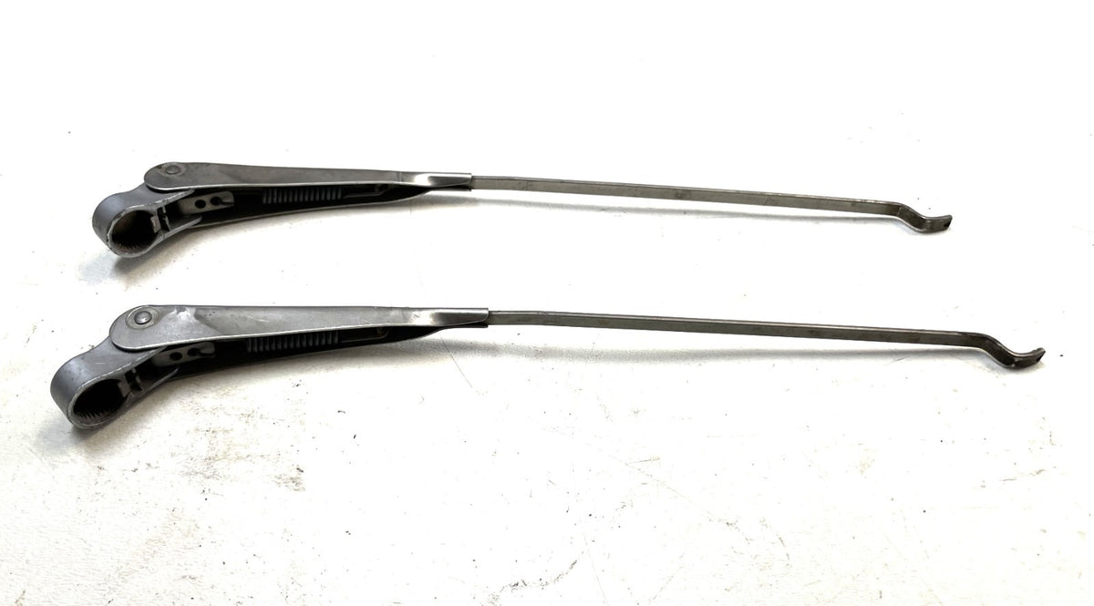 windshield wiper arms fits 76-86 Jeep CJ5 CJ7 CJ8 Used Pair FREE SHIP