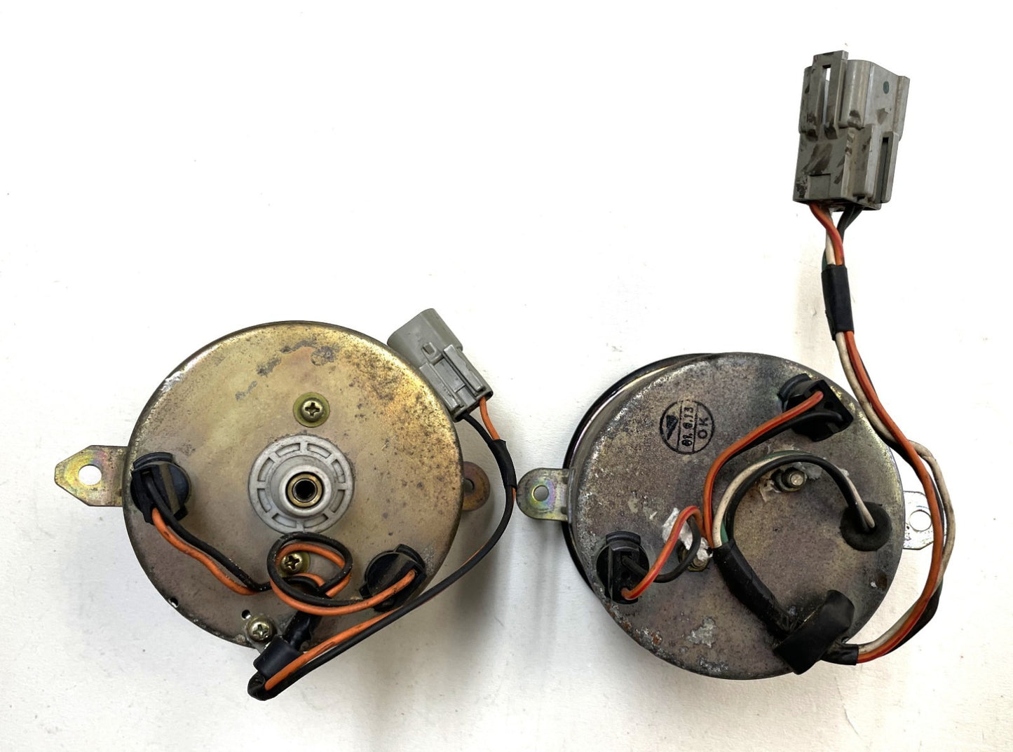 87 Only Jeep YJ Wrangler Speedometer Tachometer Gauge Gauges grey plug ends