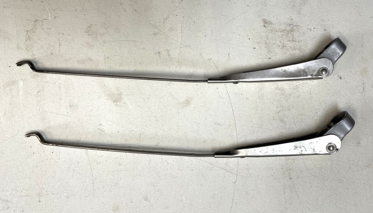 windshield wiper arms fits 76-86 Jeep CJ5 CJ7 CJ8 Used Pair FREE SHIP