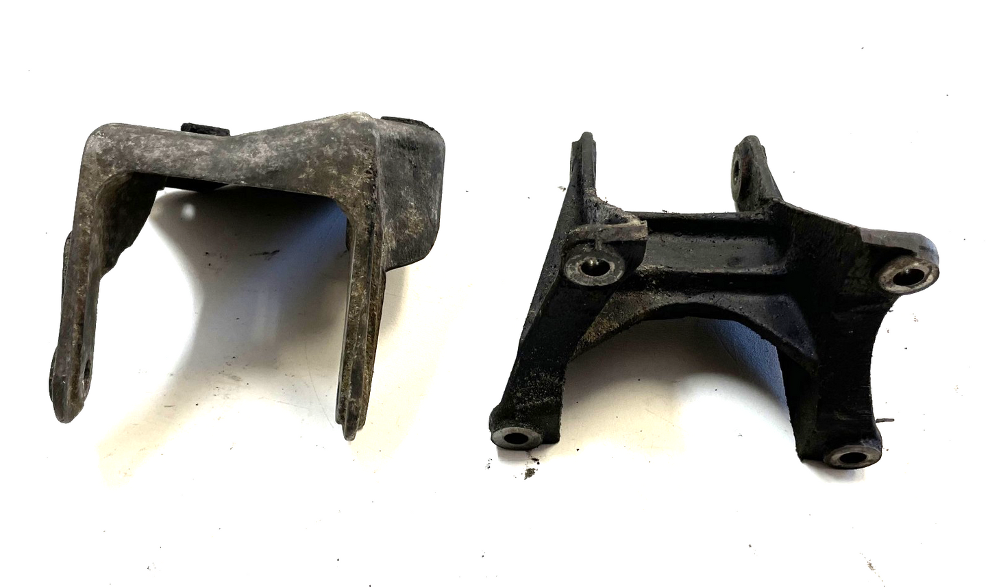 Jeep YJ 2.5 motor mounts engine bracket Left and Right side 91-95 Wrangler