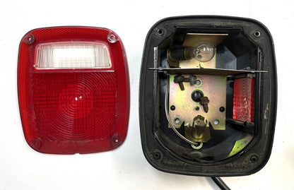 Jeep YJ TJ Wrangler Tail Light Taillight Passenger Side Right Fits 91 - 97