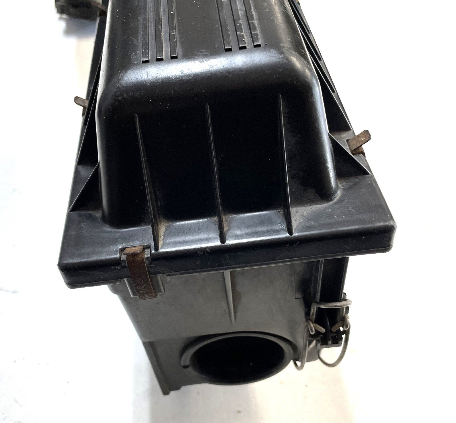 Jeep YJ 2.5 Four Cylinder Air Cleaner Filter Box Intake Tube Fits 91-95 Wrangler
