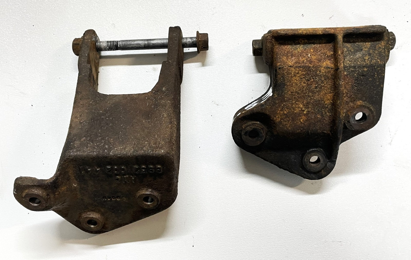 Jeep YJ 4.2 motor mounts bracket 258 engine Left and Right side 87-90 Wrangler