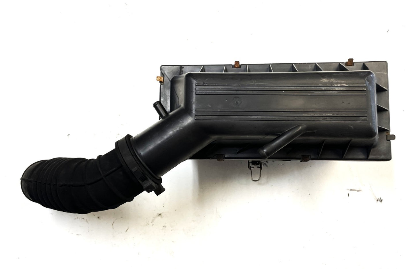 Jeep YJ 2.5 four cylinder Air Cleaner Air Filter Box Intake fits 91-95 Wrangler